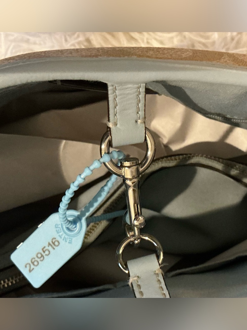 Coach Signature Drawstring Carryall Tote Khaki Powder Blue Leather Authenticated - Picture 13 of 13